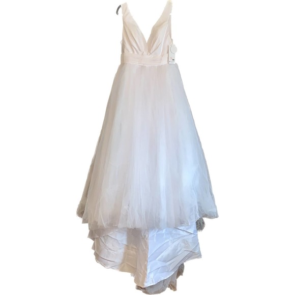 Elegant White Wedding Dress - Picture 8 of 14